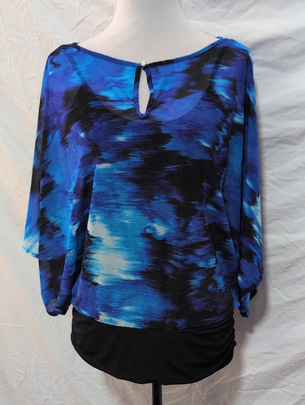 Jennifer Lopez Blue & Black Abstract Keyhole Blouse